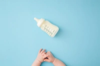 Công thức tính lượng sữa cho trẻ theo cân nặng đơn giản